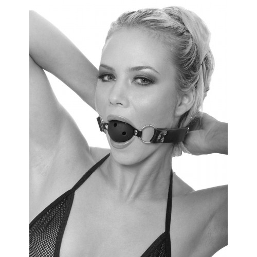 Купить Черный кляп с дырочками Breathable Ball Gag код товара: PD4413-23/Арт.16646. Секс-шоп СПб - EROTICOASIS | Интим интернет-магазин для взрослых 