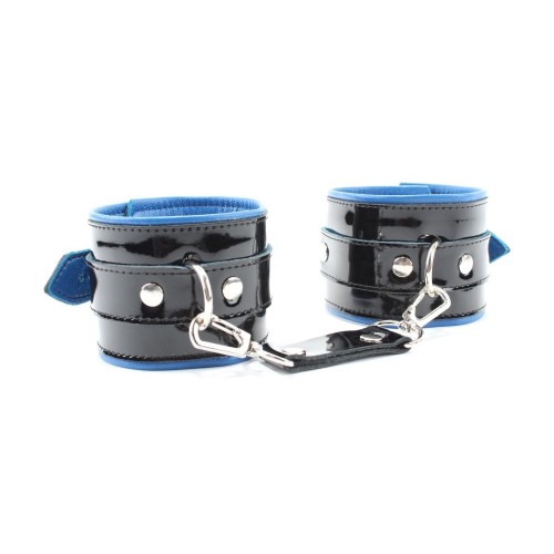 Фото товара: Чёрные лаковые наручники с синим подкладом, код товара: 51032ars/Арт.135799, номер 1