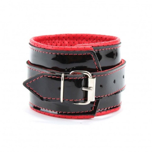 Фото товара: Чёрно-красные лаковые перфорированные наручники, код товара: 51029ars/Арт.136846, номер 3
