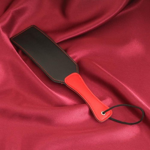 Фото товара: Черная шлепалка  Хлопушка  с красной ручкой - 32 см., код товара: 6256992/Арт.238713, номер 1