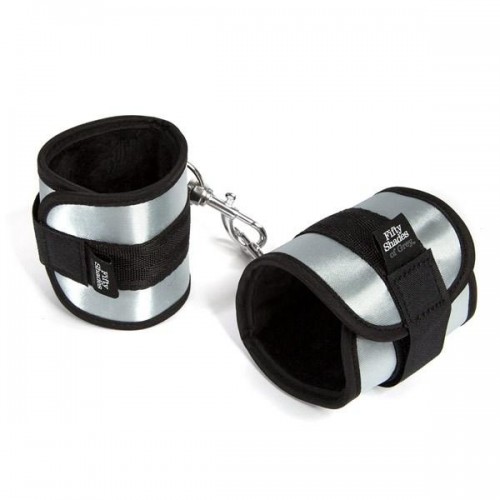 Купить Серо-черные наручники Totally His код товара: FS-52413/Арт.40846. Онлайн секс-шоп в СПб - EroticOasis 