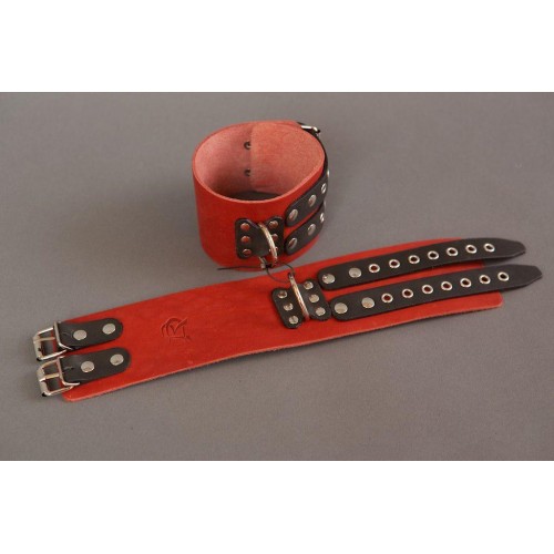 Купить Широкие красно-черные наручники без подкладки код товара: Р22А-Б/Арт.41640. Секс-шоп в СПб - EROTICOASIS | Интим товары для взрослых 