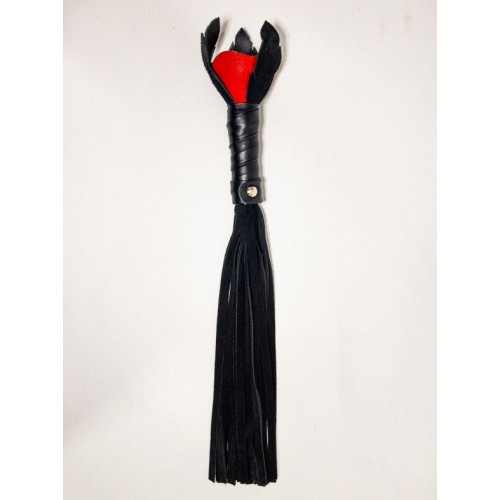 Фото товара: Черная замшевая плеть с красной лаковой розой в рукояти - 40 см., код товара: 54071ars/Арт.248143, номер 1