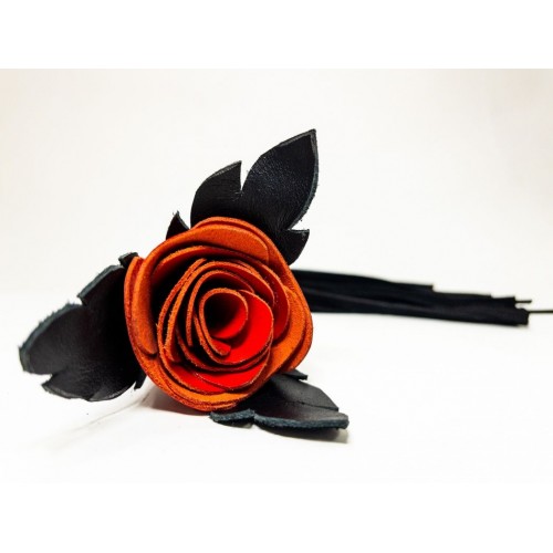 Фото товара: Черная замшевая плеть с красной лаковой розой в рукояти - 40 см., код товара: 54071ars/Арт.248143, номер 2