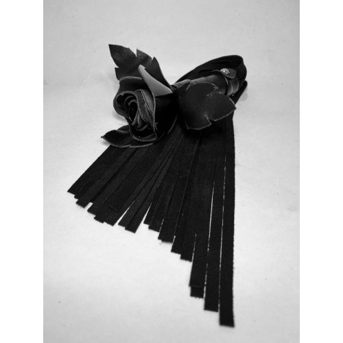 Фото товара: Черная замшевая плеть с лаковой розой в рукояти - 40 см., код товара: 54070ars/Арт.248145, номер 3