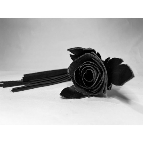 Фото товара: Черная кожаная плеть с лаковой розой в рукояти - 40 см., код товара: 54073ars/Арт.248146, номер 1