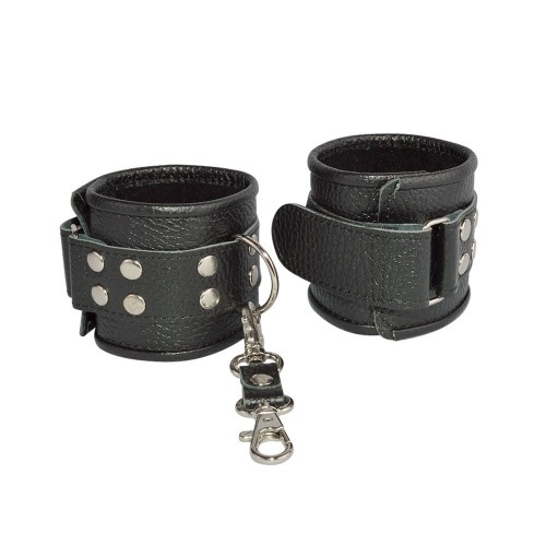 Фото товара: Чёрные кожаные наручники с ремешком с двумя карабинами, код товара: 3053-1/Арт.48353, номер 1