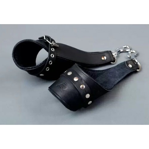 Купить Чёрные кожаные наручники для подвешивания код товара: Р210/Арт.52502. Секс-шоп в СПб - EROTICOASIS | Интим товары для взрослых 