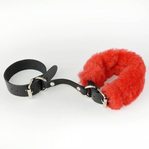 Купить Черные кожаные наручники со съемной красной опушкой код товара: 3442-12/Арт.410103. Секс-шоп в СПб - EROTICOASIS | Интим товары для взрослых 