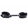 Фото товара: Черные базовые наручники из кожи с опушкой, код товара: VS-LF-BLK/Арт.451721, номер 3