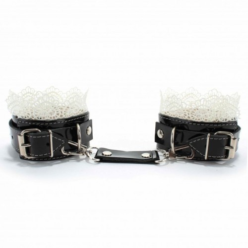 Фото товара: Изысканные чёрные наручники с белым кружевом, код товара: 810006ars/Арт.80958, номер 1